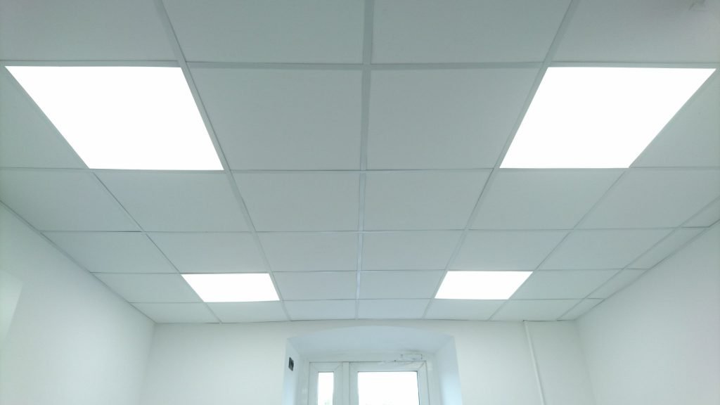 Офисный потолочный светильник: как выбрать оптимальный вариант
