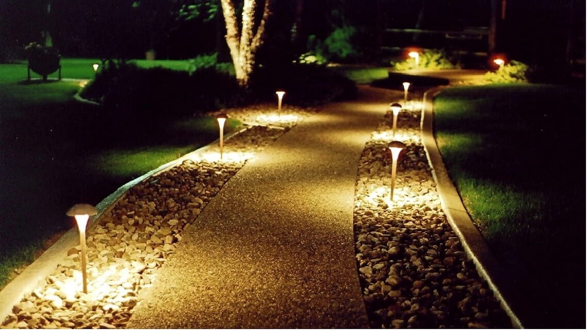 Как использовать светодиодные светильники для садового освещения